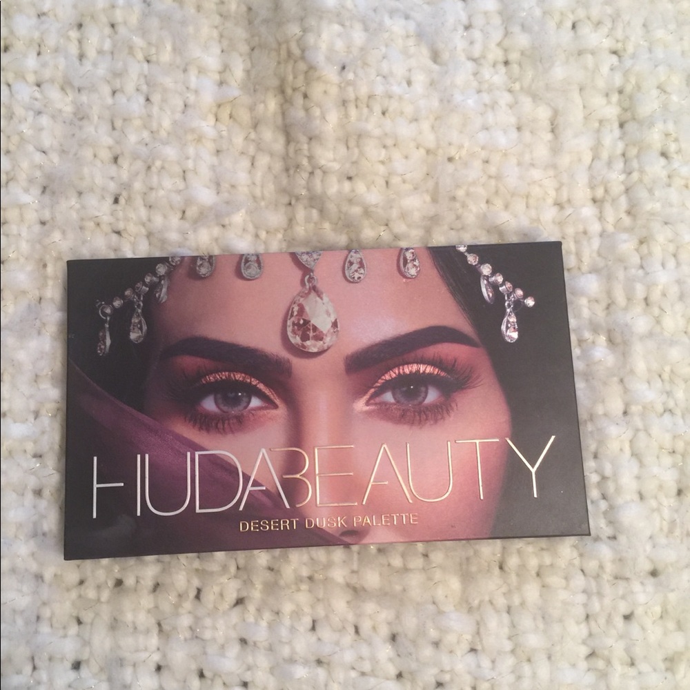 Huda Beauty Desert Dusk Palette